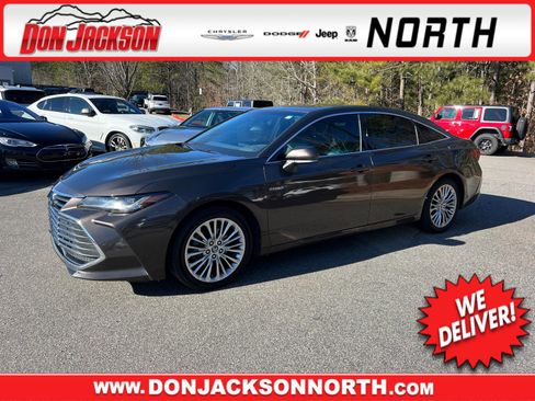 Used 2019 Toyota Avalon XLE image 1