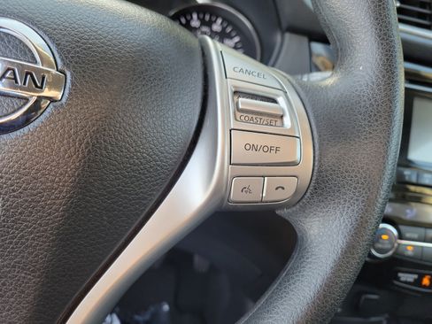 Used 2015 Nissan Rogue SV AWD/4WD image 24