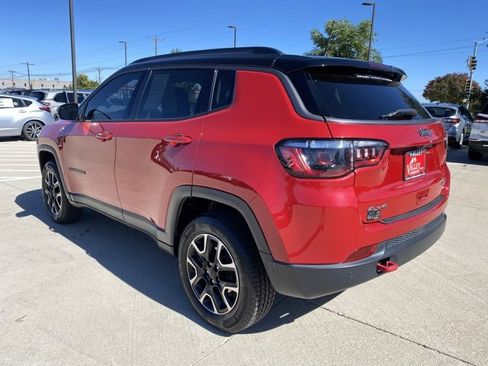 Used 2021 Jeep Compass Trailhawk image 3