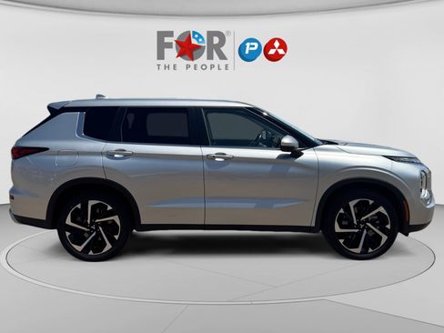 Used 2022 Mitsubishi Outlander SE AWD/4WD image 6