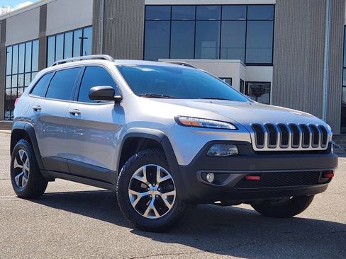 Used 2017 Jeep Cherokee Trailhawk w/ Comfort & Convenience Group image 30