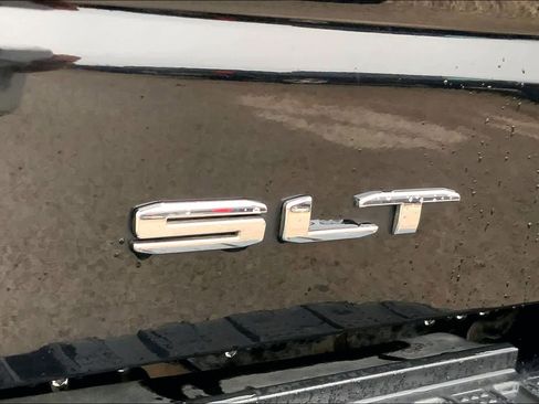 Used 2020 GMC Sierra 1500 SLT RWD image 10