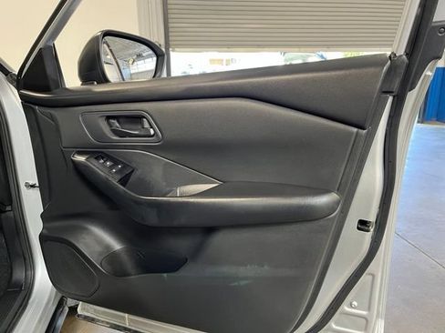 Used 2024 Nissan Rogue S AWD/4WD image 12