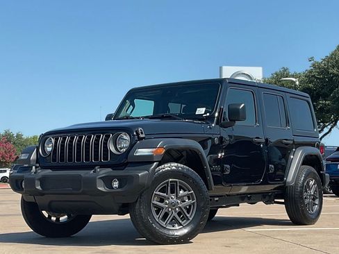 Used 2025 Jeep Wrangler Unlimited Sahara AWD/4WD image 57