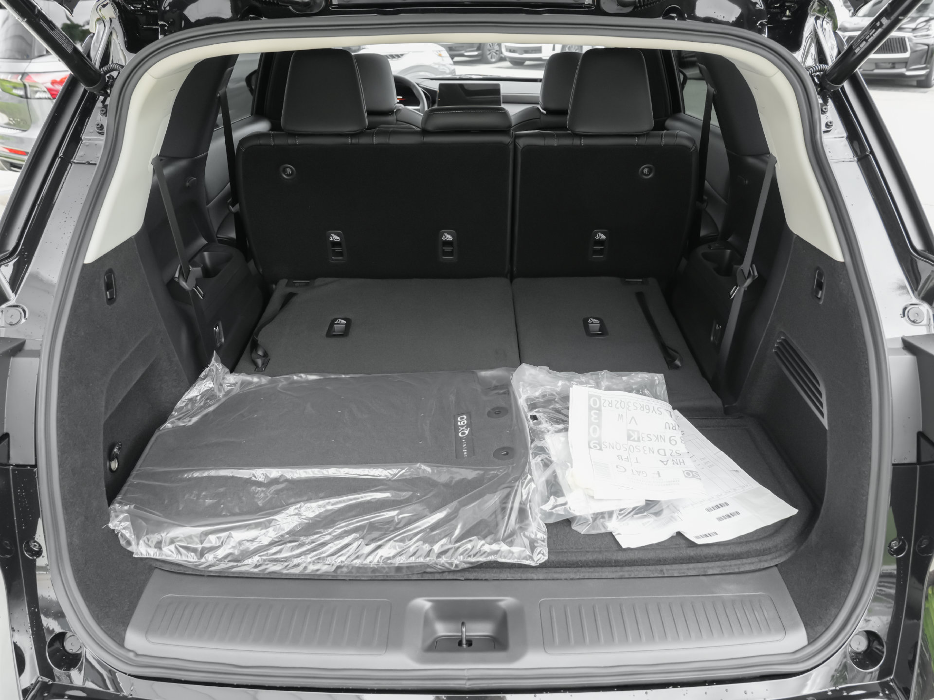 New 2027 INFINITI QX60 Luxe w/ Cargo Package FWD image 32