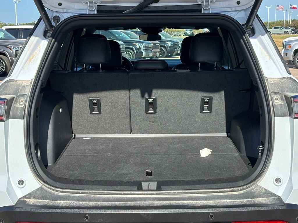 Used 2026 Chevrolet Equinox RS FWD image 8