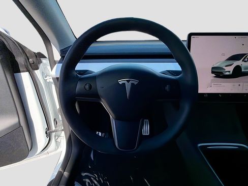Used 2023 Tesla Model Y Performance AWD/4WD image 37