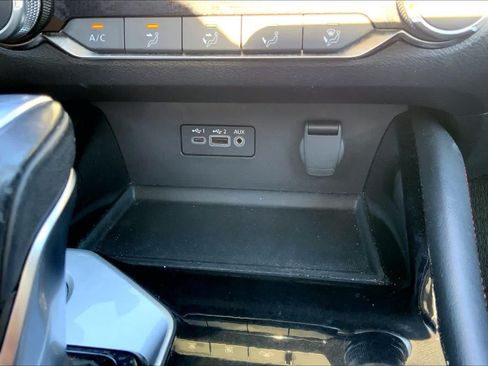 Used 2024 Nissan Altima 2.5 SR FWD image 34