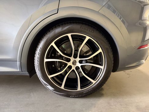 Certified 2026 Porsche Cayenne Turbo AWD/4WD image 20