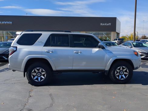 Used 2021 Toyota 4Runner TRD Off-Road Premium image 2