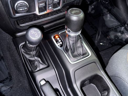 Used 2024 Jeep Wrangler Unlimited Sport AWD/4WD image 21