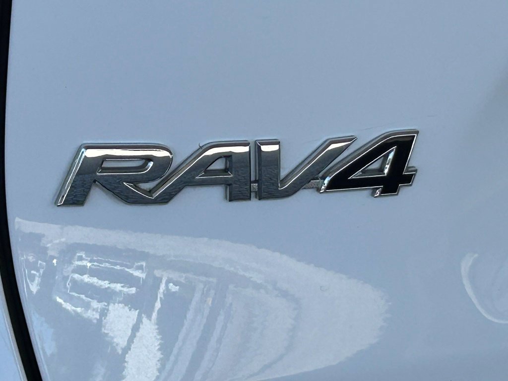 Used 2022 Toyota RAV4 XLE w/ Convenience Package FWD image 25
