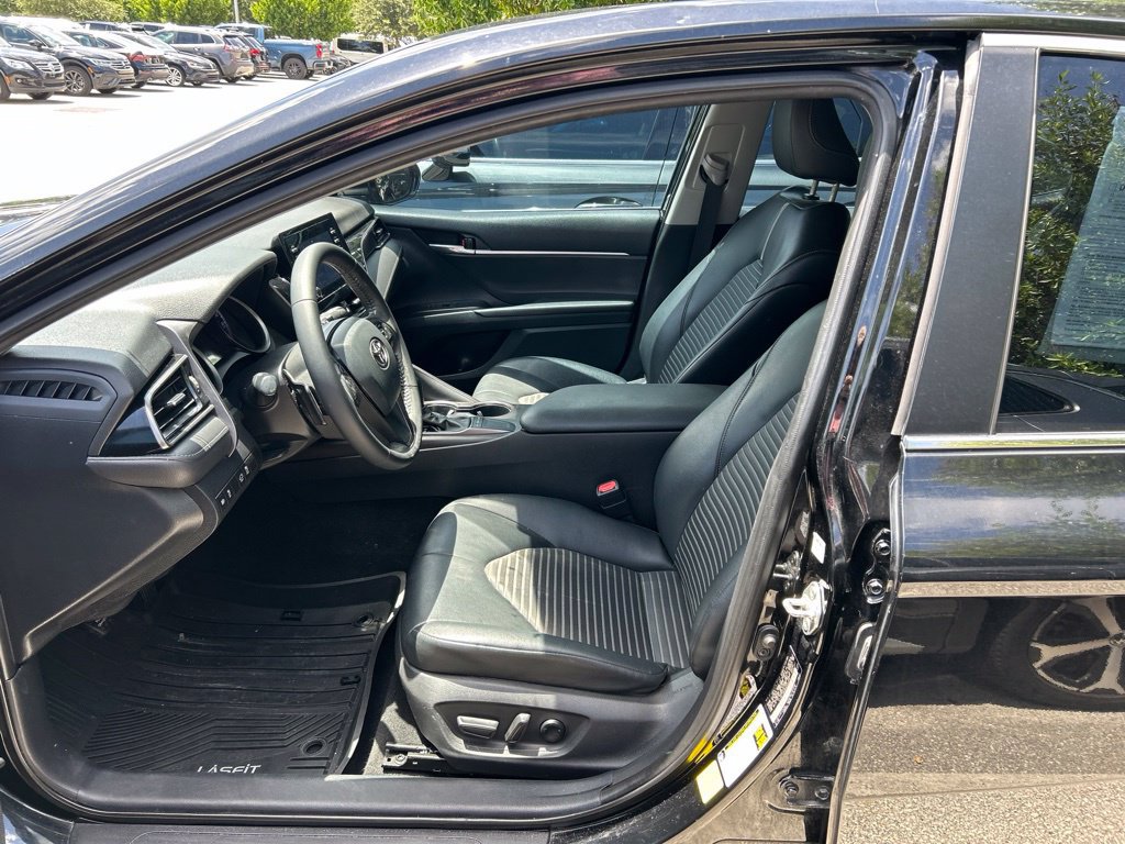 Used 2022 Toyota Camry SE FWD image 12