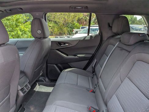 Used 2025 Chevrolet Equinox LT w/ Safety and Technology Package image 15