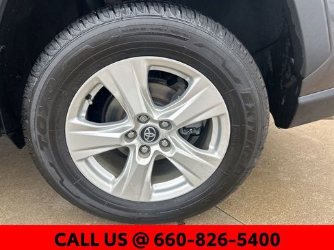 Used 2021 Toyota RAV4 XLE image 12