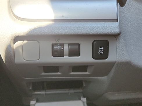 Used 2015 Subaru Forester 2.5i Premium image 17