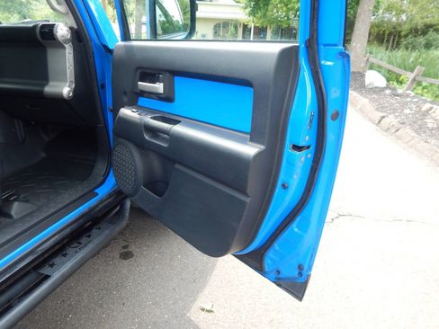 Used 2007 Toyota FJ Cruiser 4WD image 16