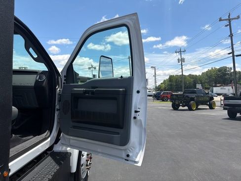 Used 2018 Ford F650 2WD Regular Cab Super Duty image 21