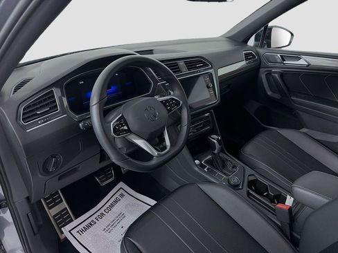 Used 2024 Volkswagen Tiguan SE R-Line AWD/4WD image 9