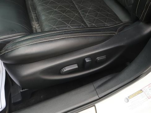 Used 2017 Nissan Maxima Platinum FWD image 16