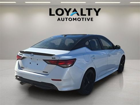 Used 2023 Nissan Sentra SR w/ Midnight Edition Package image 5