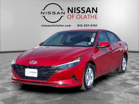 Used 2023 Hyundai Elantra SE w/ Cargo Package image 1