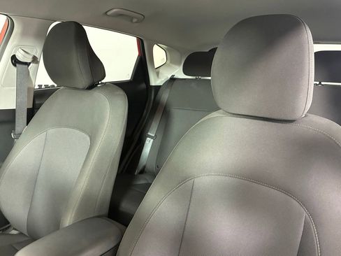 Used 2025 Hyundai Kona SEL image 11