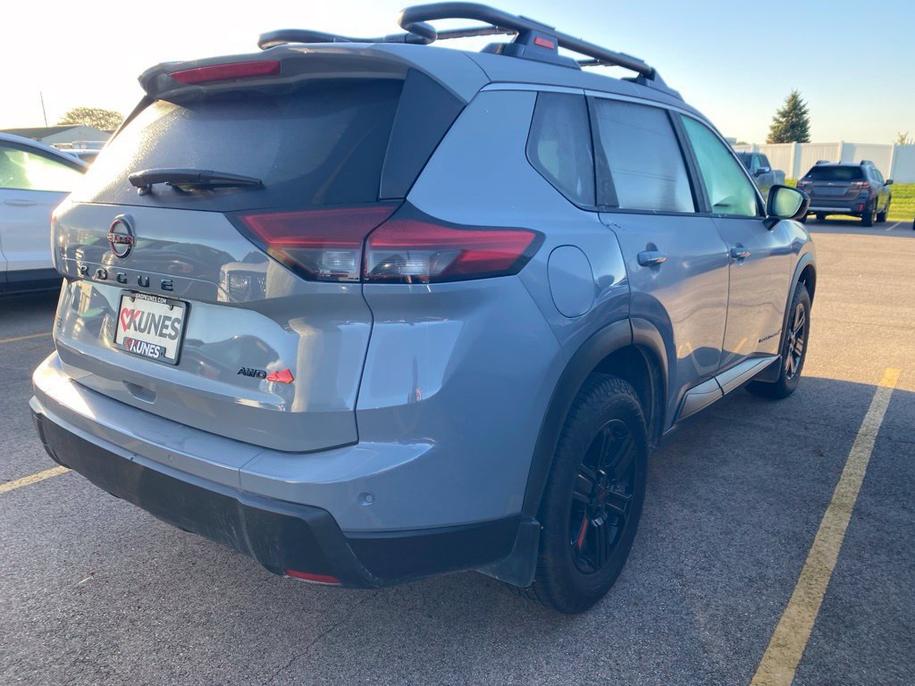 Used 2026 Nissan Rogue SV AWD/4WD image 7