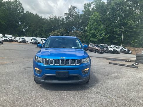 Used 2019 Jeep Compass Latitude w/ Popular Equipment Group FWD image 2