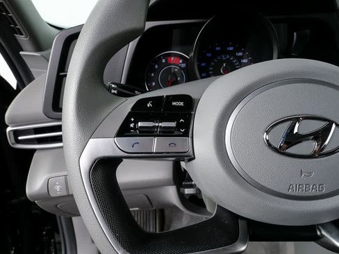Used 2023 Hyundai Elantra SEL FWD image 9