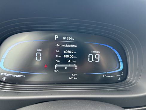 Used 2025 Hyundai Venue SEL FWD image 27