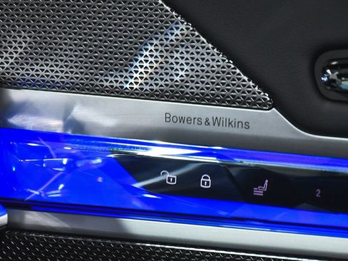 Used 2025 BMW 760i xDrive image 40