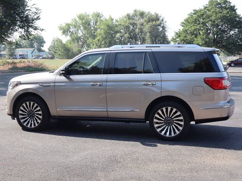 Used 2018 Lincoln Navigator Reserve w/ Technology Package AWD/4WD image 8