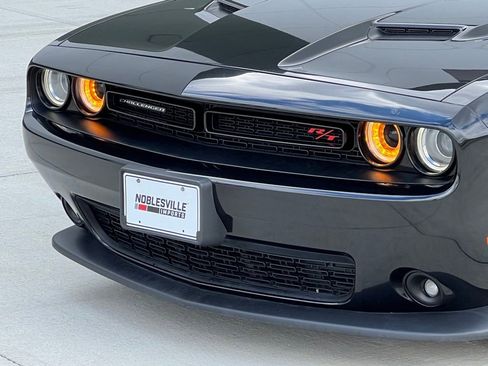 Used 2016 Dodge Challenger R/T Scat Pack w/ Leather Interior Group RWD image 12