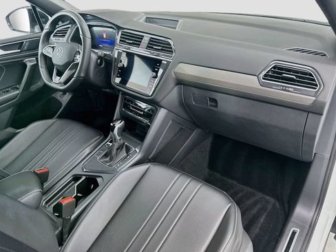 Used 2024 Volkswagen Tiguan SE R-Line FWD image 15