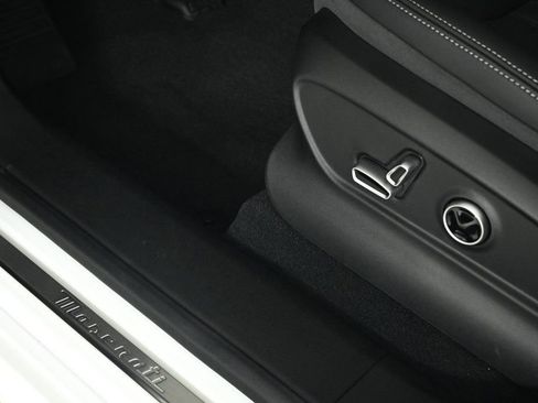 Used 2025 Maserati Grecale GT image 18