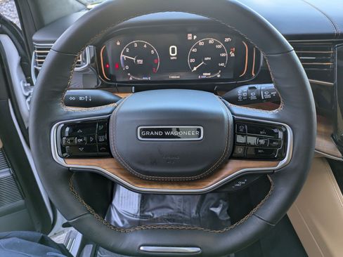 Used 2024 Jeep Grand Wagoneer Series III w/ Rear Seat Video Group 1 image 16