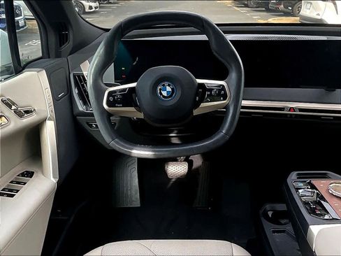 Used 2023 BMW iX xDrive50 w/ Premium Package image 7