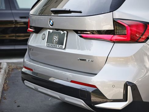 Used 2026 BMW X1 xDrive28i image 9