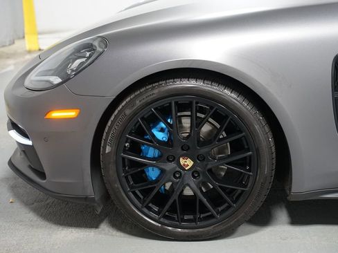 Used 2018 Porsche Panamera image 5