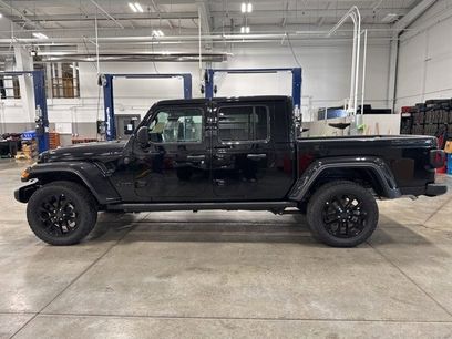 New 2025 Jeep Gladiator Sport