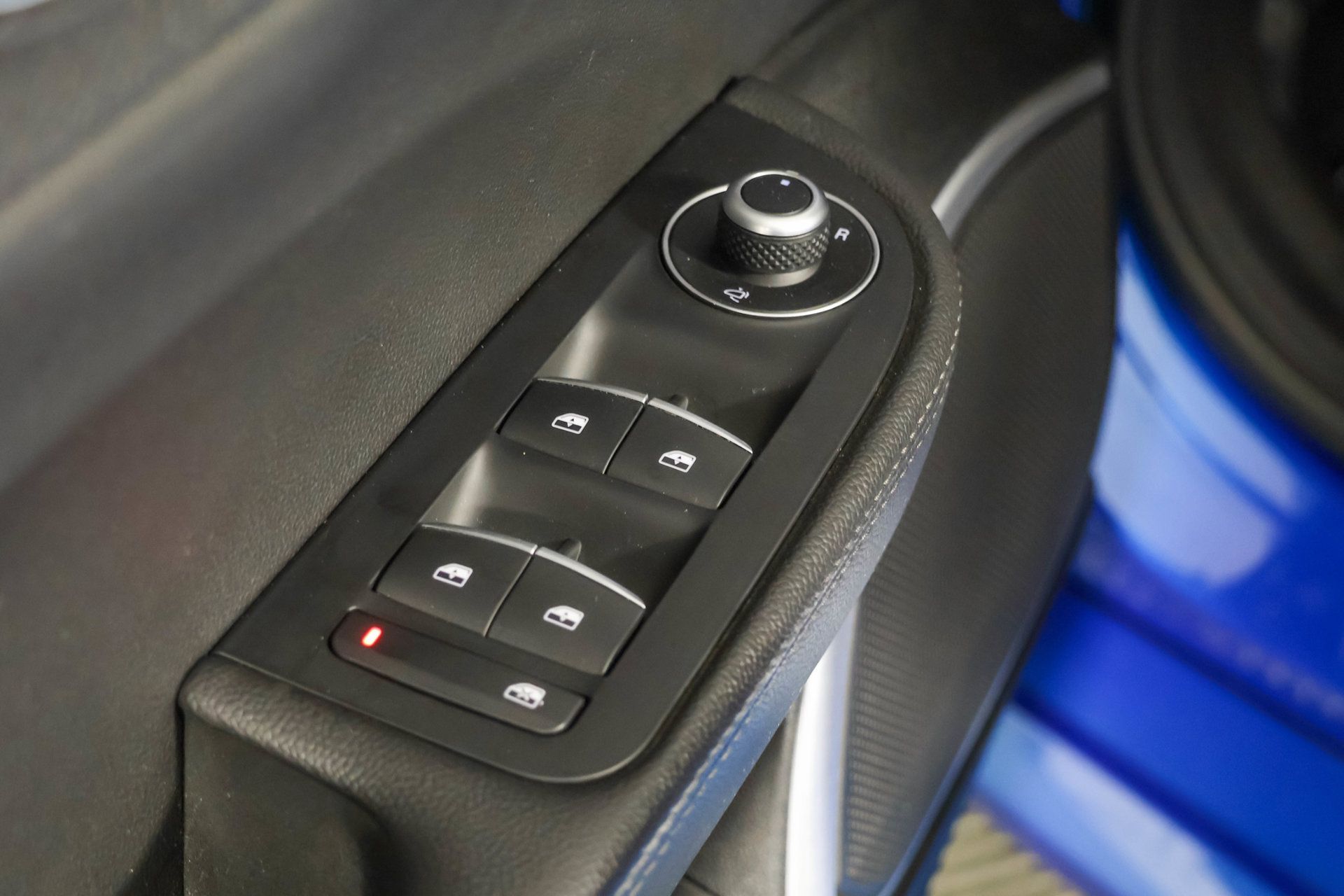 Used 2020 Alfa Romeo Giulia Ti w/ Nero Edizione RWD image 35