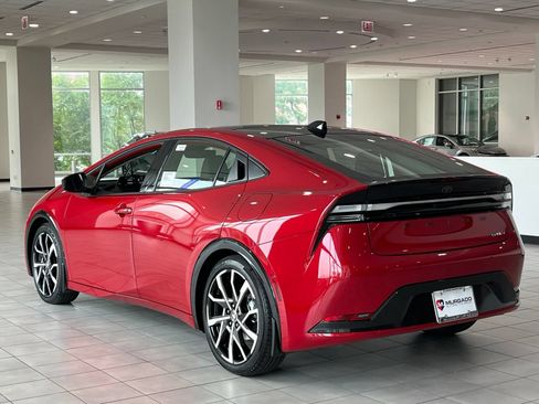 New 2026 Toyota Prius Plug-In Hybrid FWD image 7