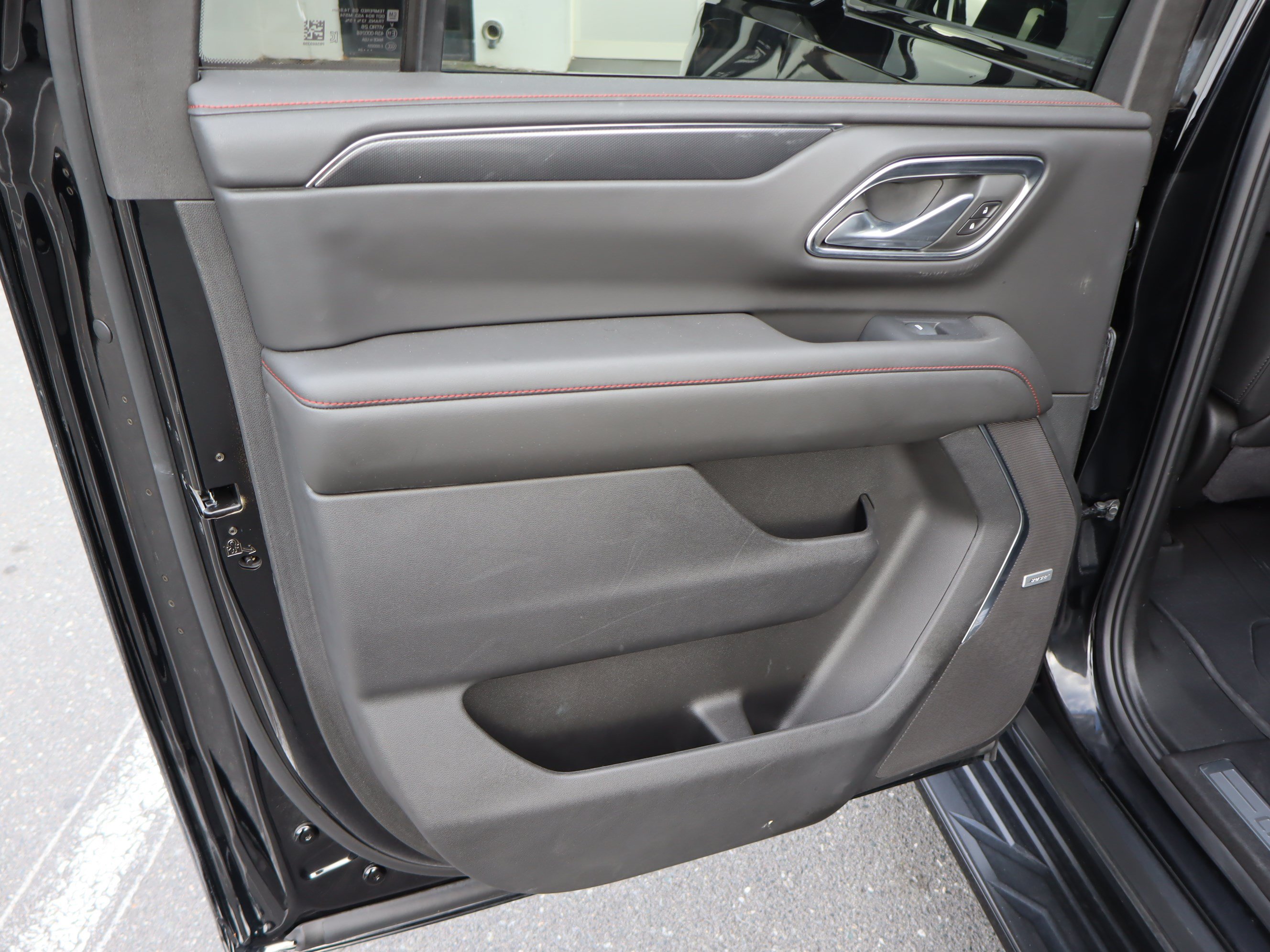 Used 2024 Chevrolet Suburban RST w/ Luxury Package AWD/4WD image 33