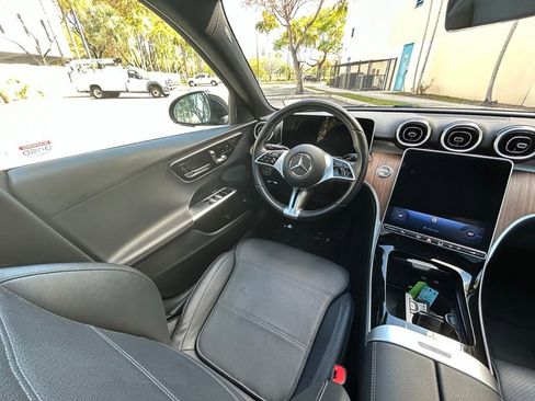 Used 2025 Mercedes-Benz C 300 Sedan image 9