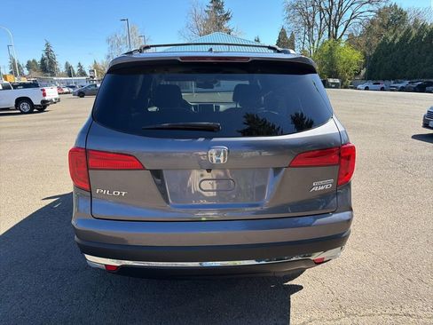 Used 2018 Honda Pilot Touring image 3