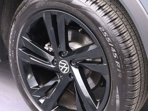 Used 2024 Volkswagen Tiguan SE R-Line AWD/4WD image 12
