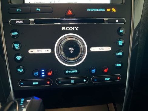 Used 2018 Ford Explorer Sport w/ Equipment Group 401A AWD/4WD image 19