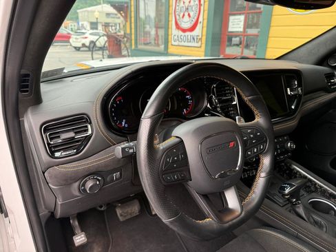 Used 2023 Dodge Durango R/T w/ Hemi Orange Plus Package AWD/4WD image 16