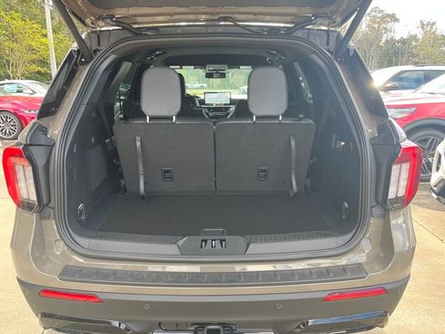 New 2026 Ford Explorer ST-Line w/ ST-Line Street Pack image 31